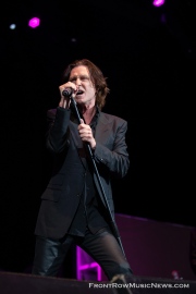 20240824-John-Waite-204_FrontRowMusicNews