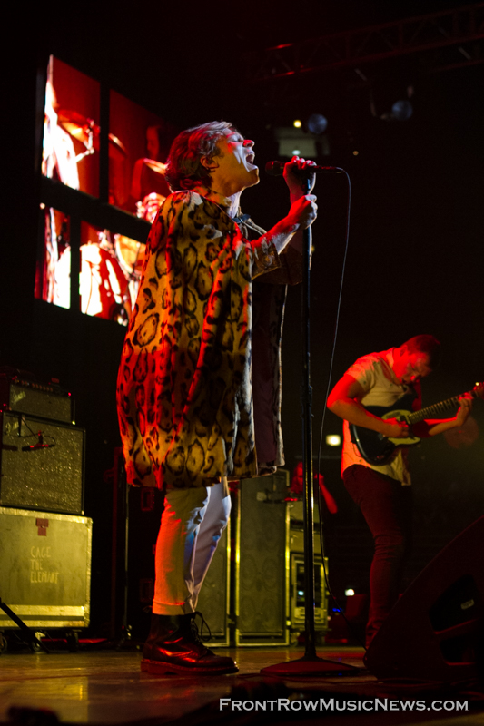 2014-Cage-the-Elephant-046