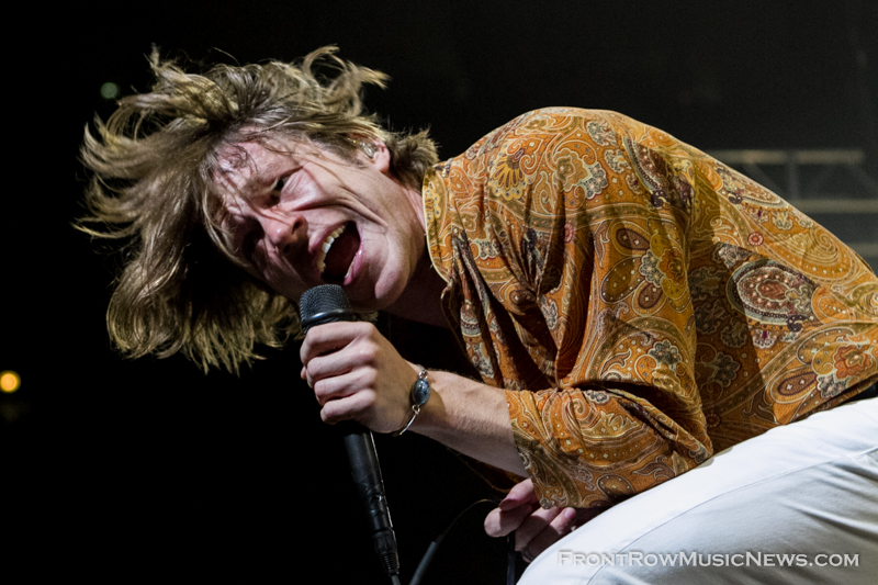 2014-Cage-the-Elephant-070