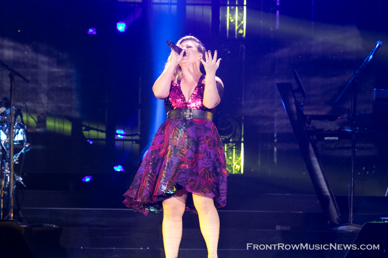 Kelly-Clarkson_032_John-Kosiewicz.jpg