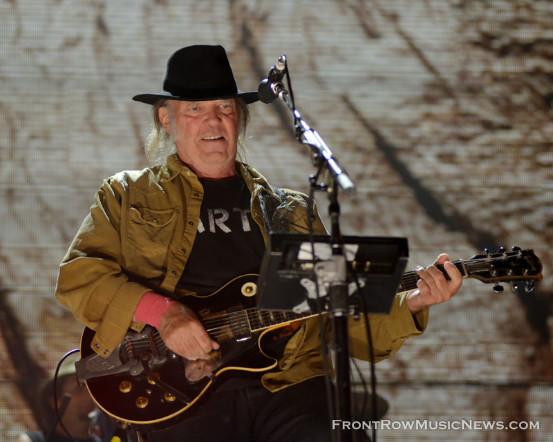 13NeilYoungDSC_6575