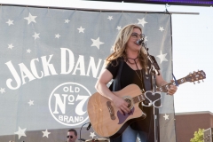 2017-WCSmokeout-Sunny-Sweeney-068