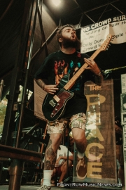 2017-VanWarpedTour_Neck-Deep-4539