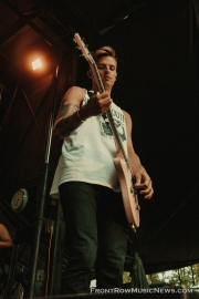 2017-VanWarpedTour_Neck-Deep-4575