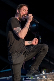 2018WTR2-Breaking-Benjamin-2132