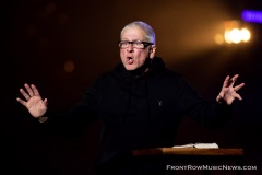 2020-Winter-Jam_Louie-Giglio-4
