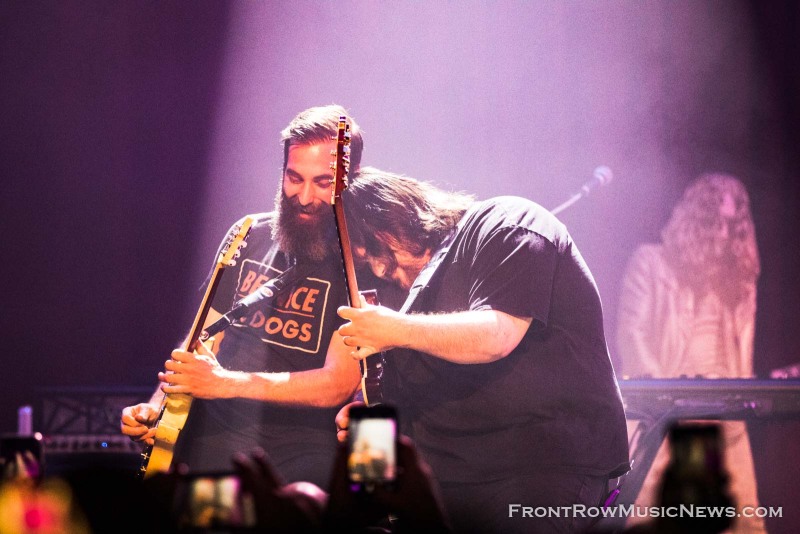 20220316-Mammoth-WVH-050_FrontRowMusicNews