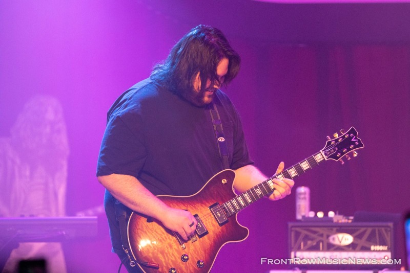 20220316-Mammoth-WVH-058_FrontRowMusicNews
