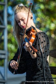 20220423-Molly-Tuttle-057_FrontRowMusicNews