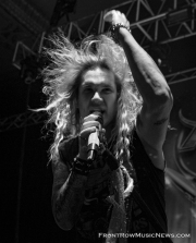 Steel-Panther_20230328-1060_Connie-Balcer