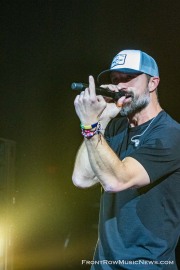 Walker-Hayes-149-20230413_FrontRowMusicNews