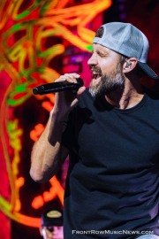 Walker-Hayes-290-20230413_FrontRowMusicNews