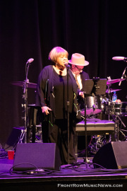 20231201-Mavis-Staples-082_FrontRowMusicNews
