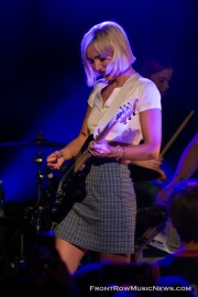Mosie-TheBeaches-01