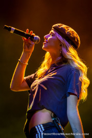 20250626-Claire-Rosinkranz-123_FrontRowMusicNews