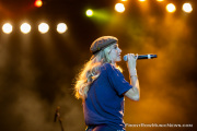 20250626-Claire-Rosinkranz-156_FrontRowMusicNews