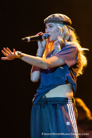 20250626-Claire-Rosinkranz-186_FrontRowMusicNews