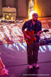 20251002-Young-the-Giant-380_FrontRowMusicNews