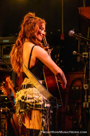 20251023-LEW-065_FrontRowMusicNews