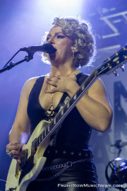 20251207-Samantha-Fish-04_FrontRowMusicNews