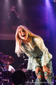 20260527-Claire-Rosinkranz-0015_FrontRowMusicNews