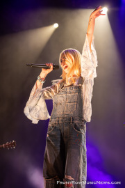 20260527-Claire-Rosinkranz-0115_FrontRowMusicNews
