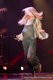 20260527-Claire-Rosinkranz-0222_FrontRowMusicNews