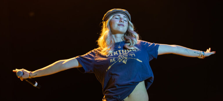 Summerfest 2025: Claire Rosinkranz Set Photo Gallery